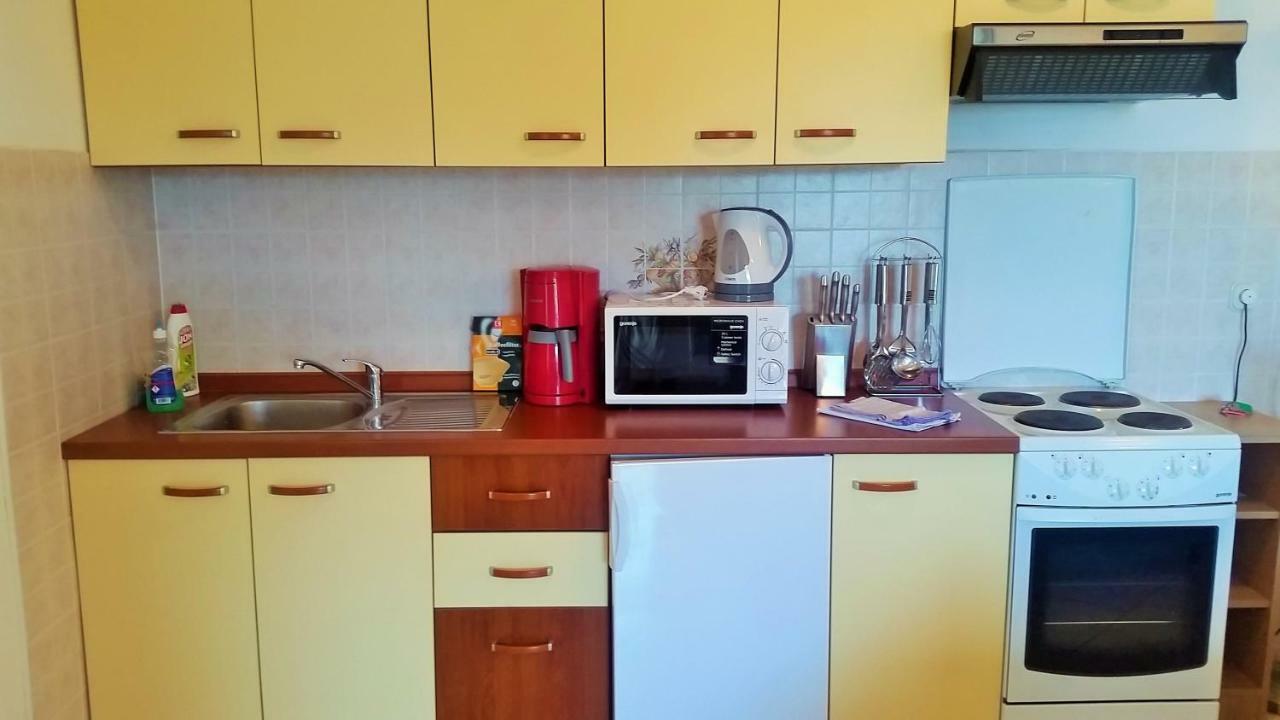 Obala Apartment & Studios Малинска Екстериор снимка